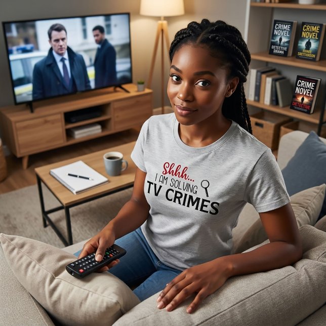Shhtt.. Jag löser TV-brott Riktiga Brott T-Shirt (Skapare uppladdad)