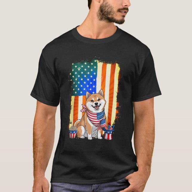 Shiba Inu Hund American Flagga 4:e juli T Shirt (Framsida)