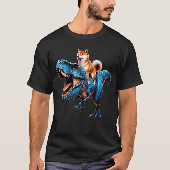 Shiba Inu Riding Dinosaur Älskare T Shirt (Framsida)