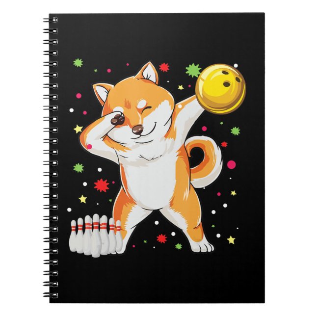 Shiba spelar bowling | Rolig hund med tarmgåva Anteckningsbok (Framsidan)