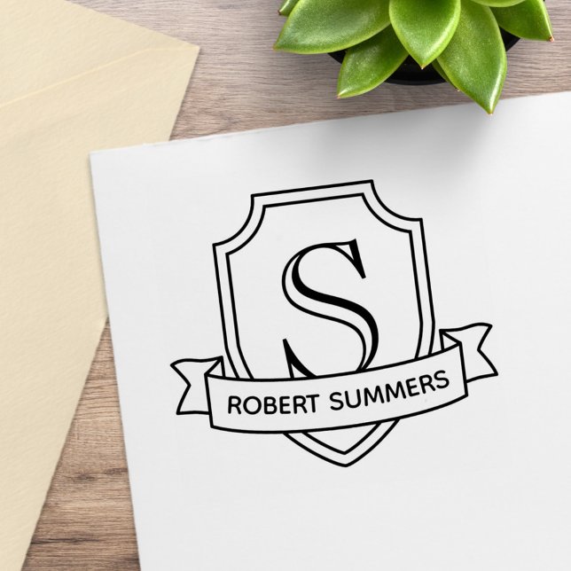 Shield och Ribbon Monogram Initial Stämpel (Skapare uppladdad)