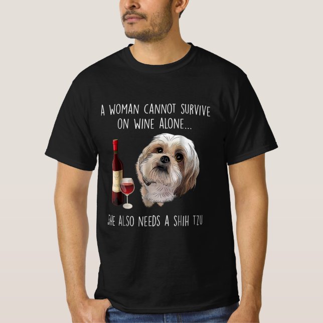 Shih Tzu| En kvinna kan inte Överleva på Ensamen V T Shirt (Framsida)