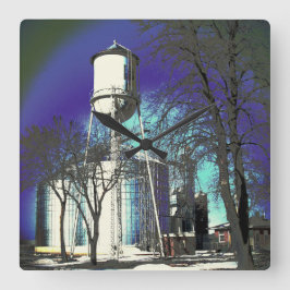 Shimmering Vatten Torn Fyrkantig Klocka