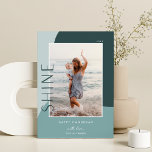 Shine Colorblock | Lodrät Photo Hanukkah Julkort<br><div class="desc">En chic- och elegant-Hanukkah-kortdesign som innehåller ett enda lodrät- eller porträtt-orienterat foto på en bakgrund av organiska former i mjuka skuggor av grönt i skogen. "Shine" visas bredvid fotot i underskattad text. Anpassa med din familj namn och anpassningsbar Hanukkah hälsning under perfekten och avsluta beröring med dessa naturinspirerade 2021-fotokort.</div>