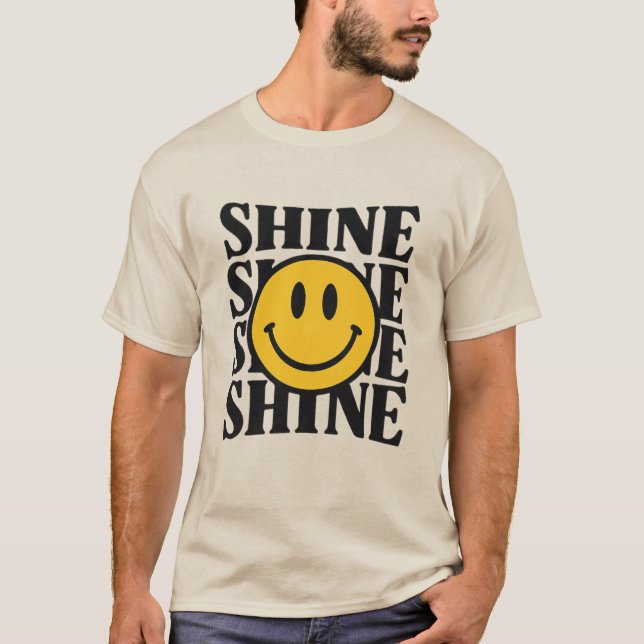 SHINE Retro Smiley Face Bold Typography T-Shirt (Framsida)