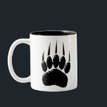 Shiny Black Bear Paw-utskrift Två-Tonad Mugg<br><div class="desc">Tjud tecknad stil har svart färg. Anpassningsbar kaffe koppar. En idé till folk som bär kärlek.</div>