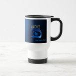 Shiny Blue Chanukkah Menorah Resemugg<br><div class="desc">En moderniserande,  metallisk,  blå Chanukkah-menorah,  med en lejon i silhouette,  mot en mörk,  natteliknande bakgrund. Alla nio ljusen är tända. Lägg till en egen text på både framsidan och baksidan.</div>