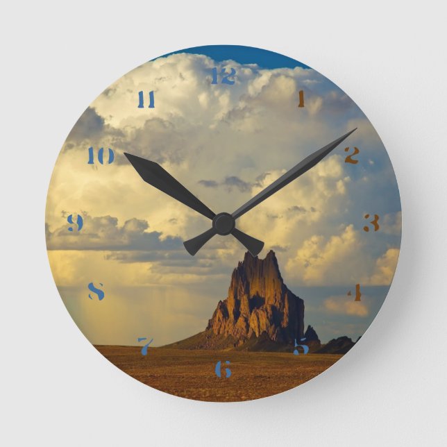 Shiprock vs. Thunderhead Rund Klocka (Framsida)