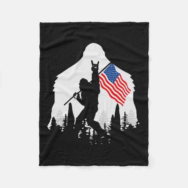 Shirt Bigfoot Sasquatch USA American Flagga Fleecefilt (Framsidan)