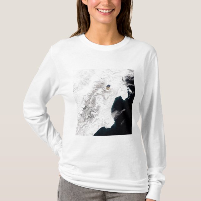 Shiveluch Volcano in Kamchatka Krai, Ryssland Tee Shirt (Framsida)
