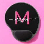 Shock rosa Black Modern Script Girly Monogram Namn Gel Musmatta<br><div class="desc">Lägg till en popup med färg på arbetsytan med Shock rosa Modern Script Girly Monogram Namn Mouse Pad! Den här musknappen blandar stil med praktisk användning och har en levande shock rosa och personlig med ditt namn i ett modernt skript i chicen. Det släta yta säkerställer att musen rörelser exakt,...</div>