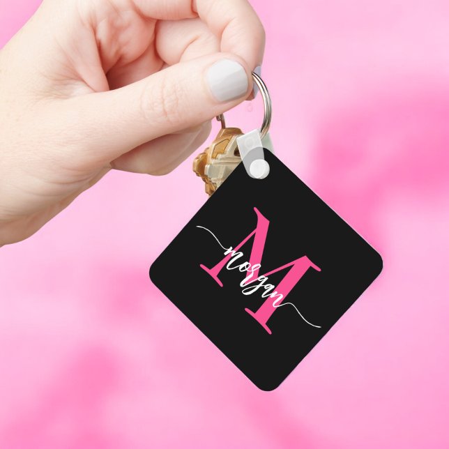 Shock rosa Black Modern Script Girly Monogram Namn Nyckelring (Skapare uppladdad)