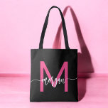 Shock rosa Black Modern Script Girly Monogram Namn Tygkasse<br><div class="desc">Bär med dig det du behöver i stil med vår Shock rosa Modern Script Girly Monogram Namn Tote Bag! Den här shock rosa har en fetstilt design och är en personlig med ditt namn i ett modernt skript i chicen för ett trendig, ett anpassningsbar utseende. Perfekt för inköp, skola eller...</div>