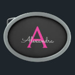 Shock rosa Black Script Girly Monogram Namn<br><div class="desc">Svartvit och Shock rosa Enkelt skript Monogram Namn Bälte Buckle. Detta gör perfekt studenten,  söt 16 16,  18,  21,  30,  40,  50,  60,  70,  80,  90:e,  100-årsdag,  bröllop,  möhippa,  årsdag,  babydusch eller bachelorette-gåva till någon som glam lyx och chic stilar.</div>