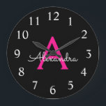 Shock rosa Black Script Girly Monogram Namn Stor Klocka<br><div class="desc">Shock rosa och svart Enkelt skript Monogram Namn Clock. Det gör perfekten söt 16-årsdag,  bröllop,  möhippa,  årsdag,  barndusch eller filmfest för någon som kärlek glam lyx och chic stilar.</div>
