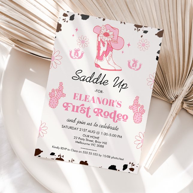 Shock rosa Girls First Rodeo 1:a födelsedagsinbjud Julkort (Girls Hot Pink First Rodeo 1st Birthday Invitation, Cowgirl Themed, Cowgirl Boots Cow Print Invite)