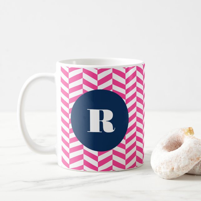 Shock rosa Herringbone Mönster Monogram Kaffemugg (Med munk)