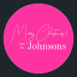 Shock rosa Julmodern familj Runt Klistermärke<br><div class="desc">Detta är ett modernt God jul-mönster. Det är i trenden mot shock rosa och vitt och har budskapet "God jul! från Johnsons". Perfekt för din julklapp, sändningstillbehör, kuvertsälar och fester gynnar sälar den här festsäsongen. Om du vill anpassa dig lägger du bara till ditt namn i textrutan Anpassa. Här kan...</div>