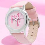 Shock rosa Modern Script Girls Monogram Namn Armbandsur<br><div class="desc">Tillbehör med elegans med vår Shock rosa Modern Script Girls Monogram Namn Watch! Den här snyggten har ett dynamiskt shock rosa ansikte, personlig med ditt namn i ett modernt chic-skript för ett unikt anpassningsbar. Perfekt för att lägga till ett popup-fönster med färg till valfri enhet kombinerar mode med funktioner. Vakten...</div>