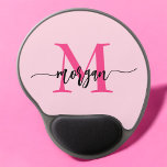 Shock rosa Modern Script Girly Monogram Namn Gel Musmatta<br><div class="desc">Lägg till en popup med färg på arbetsytan med Shock rosa Modern Script Girly Monogram Namn Mouse Pad! Den här musknappen blandar stil med praktisk användning och har en levande shock rosa och personlig med ditt namn i ett modernt skript i chicen. Det släta yta säkerställer att musen rörelser exakt,...</div>