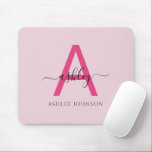 Shock rosa Modern Script Girly Monogram Namn Musmatta<br><div class="desc">Öka arbetsytan med den här personligen med musen, där du kan anpassa både ditt namn och ditt ursprungliga namn och skapar det unikt. Det eleganta shock rosa monogram i kombination med ett känsligt skript ger ditt skrivbord lite elegans och personlighet. Perfekt för hemmet eller kontoret, biet blandar form och fungerar...</div>