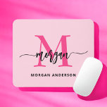 Shock rosa Modern Script Girly Monogram Namn Musmatta<br><div class="desc">Lägg till en popup med färg på arbetsytan med Shock rosa Modern Script Girly Monogram Namn Mouse Pad! Den här musknappen blandar stil med praktisk användning och har en levande shock rosa och personlig med ditt namn i ett modernt skript i chicen. Det släta yta säkerställer att musen rörelser exakt,...</div>