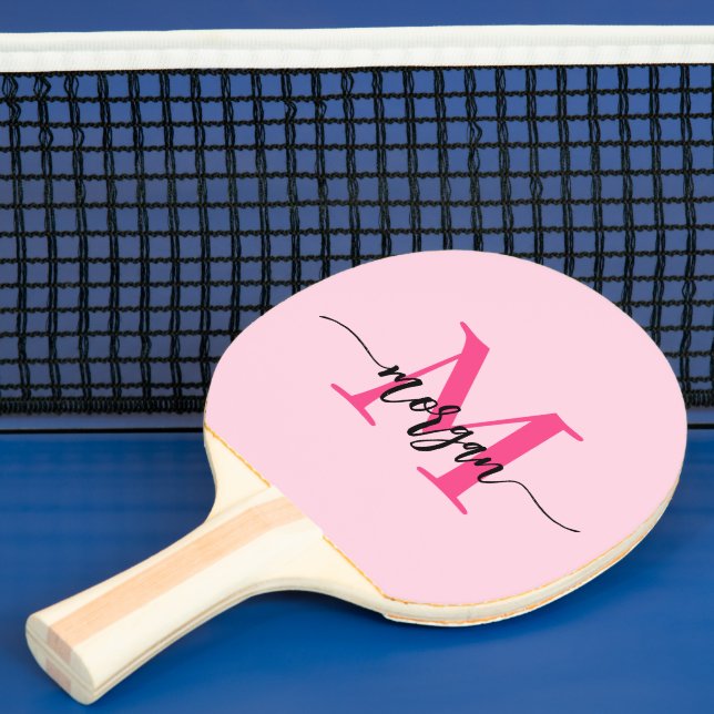 Shock rosa Modern Script Girly Monogram Namn Pingisracket (Insitu)