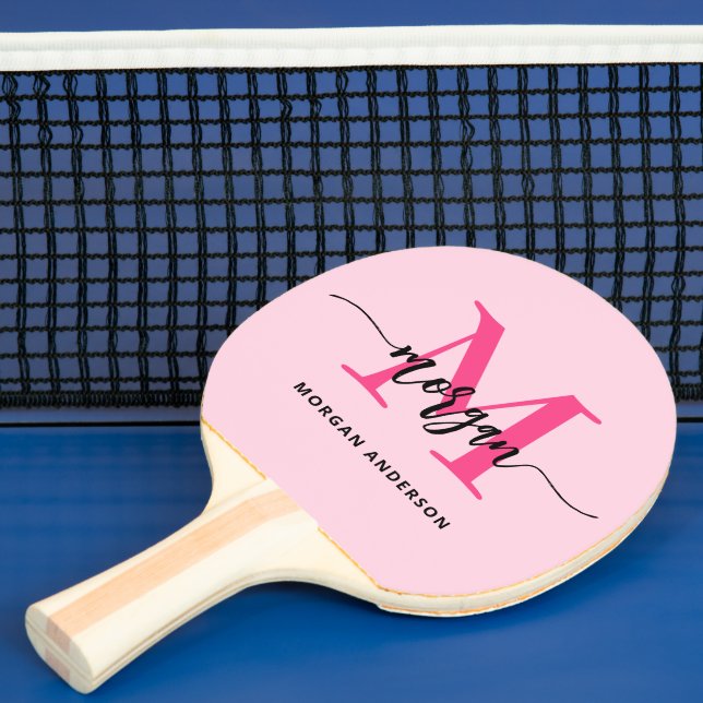 Shock rosa Modern Script Girly Monogram Namn Pingisracket (Insitu)