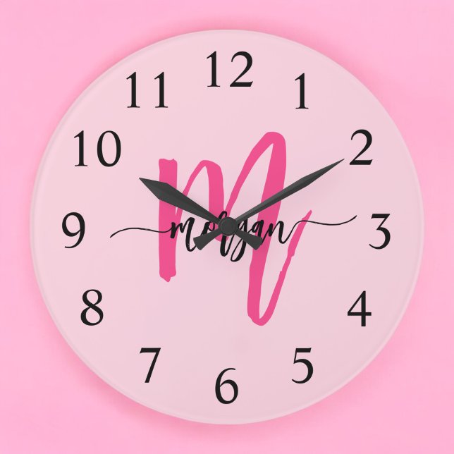 Shock rosa Modern Script Girly Monogram Namn Stor Klocka (Skapare uppladdad)