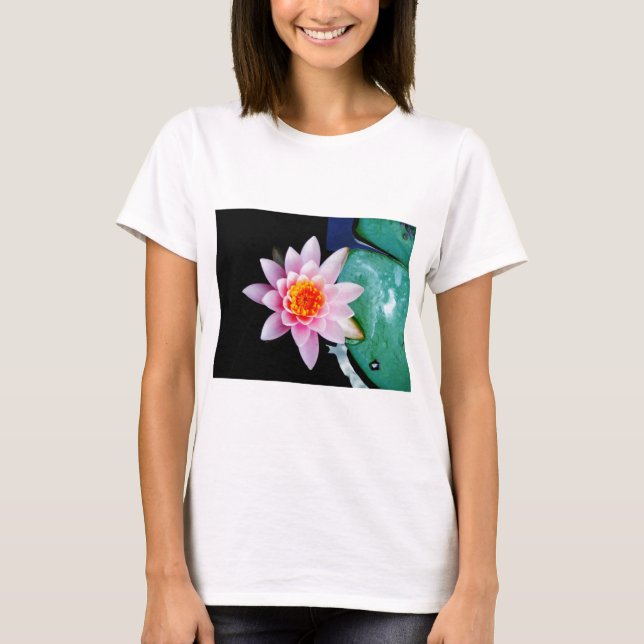 Shock rosa och orange Lotus vatten lily-blomma T Shirt (Framsida)