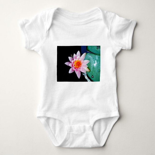 Shock rosa och orange Lotus vatten lily-blomma Tee Shirt (Framsida)