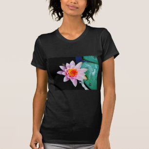 Shock rosa och orange Lotus vatten lily-blomma Tee Shirt