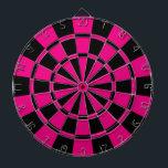 Shock rosa och svart darttavla<br><div class="desc">Shock rosa- och svartpilen stiger ombord</div>