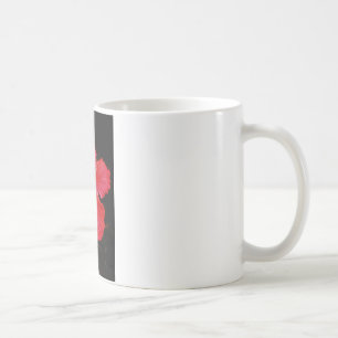 Shock rosa Red Hibiscus blomma på Black Kaffemugg