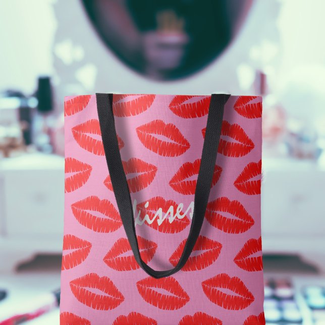 Shock rosa Red Lipstick Kisses Läppar Mönster Anpa Tygkasse (A pretty pink tote bag with lots of lovely red kisses. Add your name!)
