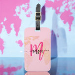 Shock rosa World Traveler Karta Monogram Namn Bagagebricka<br><div class="desc">Resa i stil med vår Shock rosa World Traveler Karta Monogram Namn Luggage Tag! Den här märkrn har en sjudande shock rosa och en världskarta bakgrund och är personlig med ditt namn och monogram i ett chic. Perfekt för att identifiera ditt bagage snabbt och enkelt. Det kombinerar mode med funktion....</div>