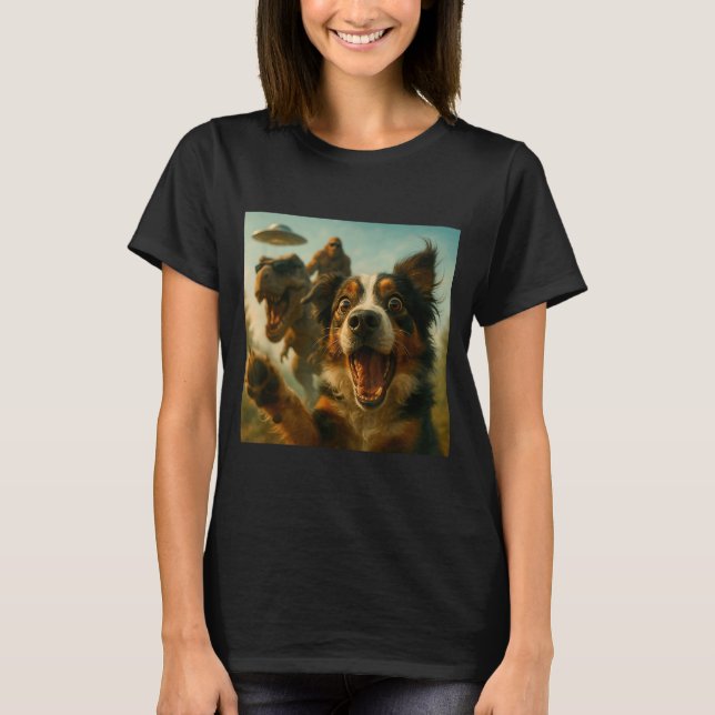 Shocked Australian Shepherd Dog T-rex Bigfoot Ufo  T Shirt (Framsida)