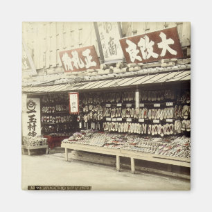 Shoe shoppar i Kyoto, c.1890 (detfärgade fotoet) Magnet