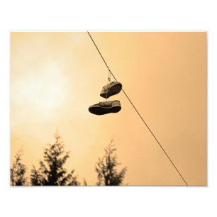 Shoe tossing fototryck