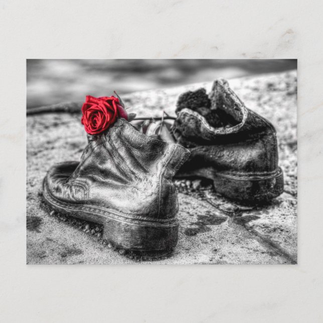 Shoes on the Donau Bank Vykort (Framsida)