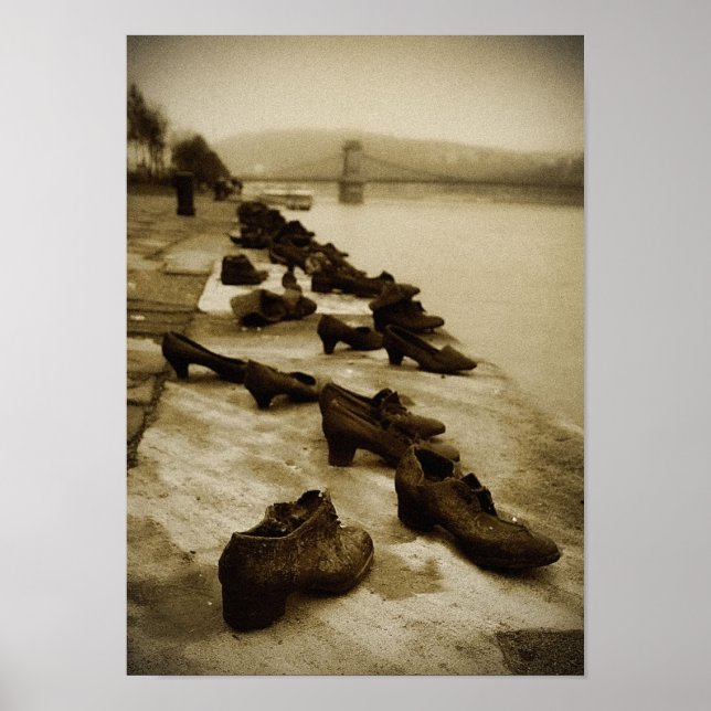 Shoes på Donau Poster (Framsidan)
