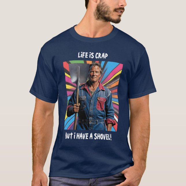 Shovel Man. Ljus text. 2 rader. Anpassade T Shirt (Framsida)