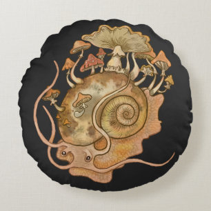 Shroom Snigel Spirit Animal Round Pillow Rund Kudde