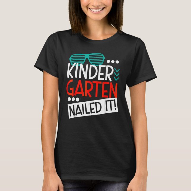 Shutter Sunglass Kindergarten Nails IT Student Gr T Shirt (Framsida)