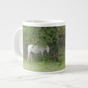 Shy White Horse Mugg Jumbo Mugg