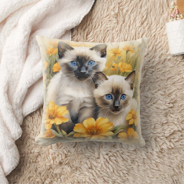 Siamese Kittens med Gula blommor Kudde (Filt)
