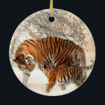 Siberian Tiger Mor och Kitten Julgransprydnad Keramik<br><div class="desc">Vackra Mor och Unge Tiger i ett Winter Snö Wonderland</div>