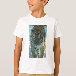 Siberian tiger som förföljer ungeskjortan tee shirt