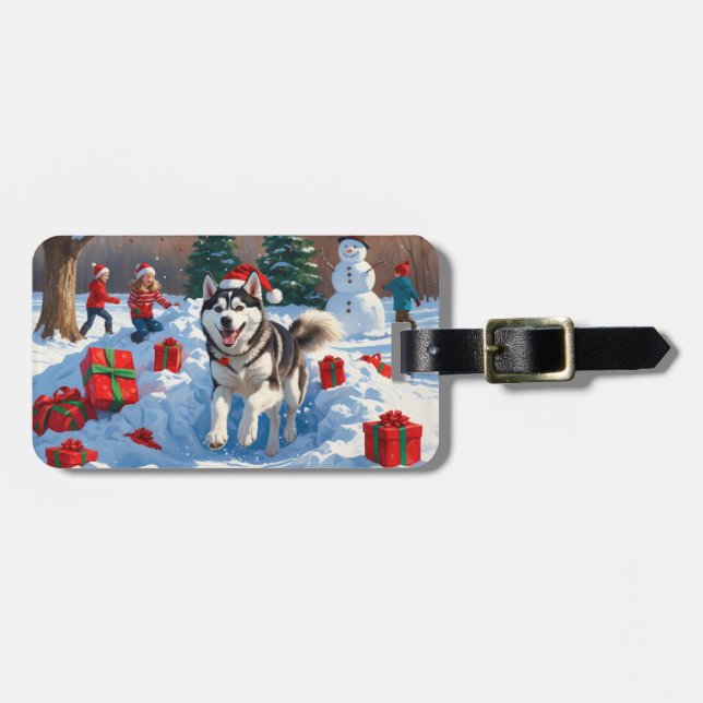 Siberisk Husky som springer i snö med julhatt Bagagebricka (Horisontell Framsida)