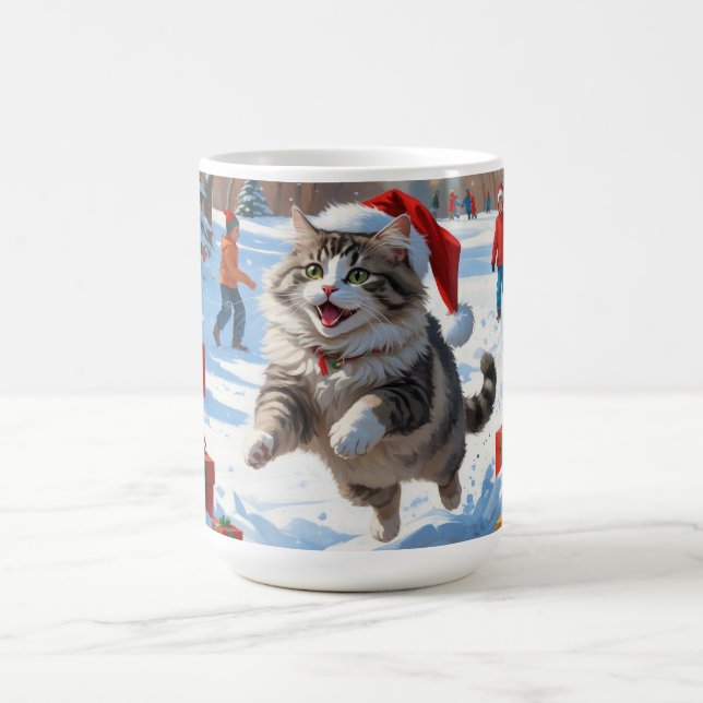 Sibirisk katt springer i snö med julhatt kaffemugg (Center)